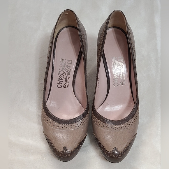 Ferragamo Leather Wingtip Pumps Size 7 - Picture 9 of 11